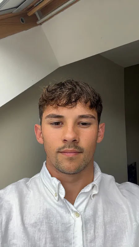 Elliot H — IB Economics tutor